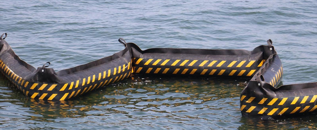 корица на Бонови заграждения: Защита на водите от нефтени разливи