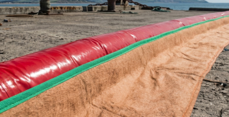 okładka artykułu Sprzęt do reagowania na wycieki ropy: Twój przewodnik